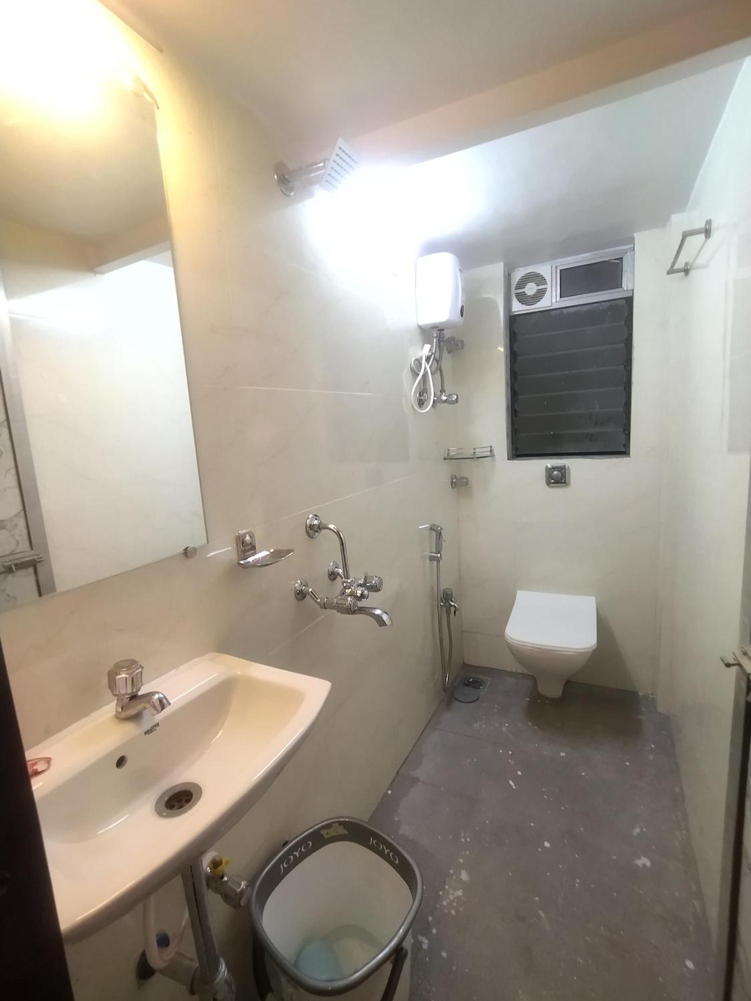 Everest Stays Rooms And Dormitory Bombaj Zewnętrze zdjęcie