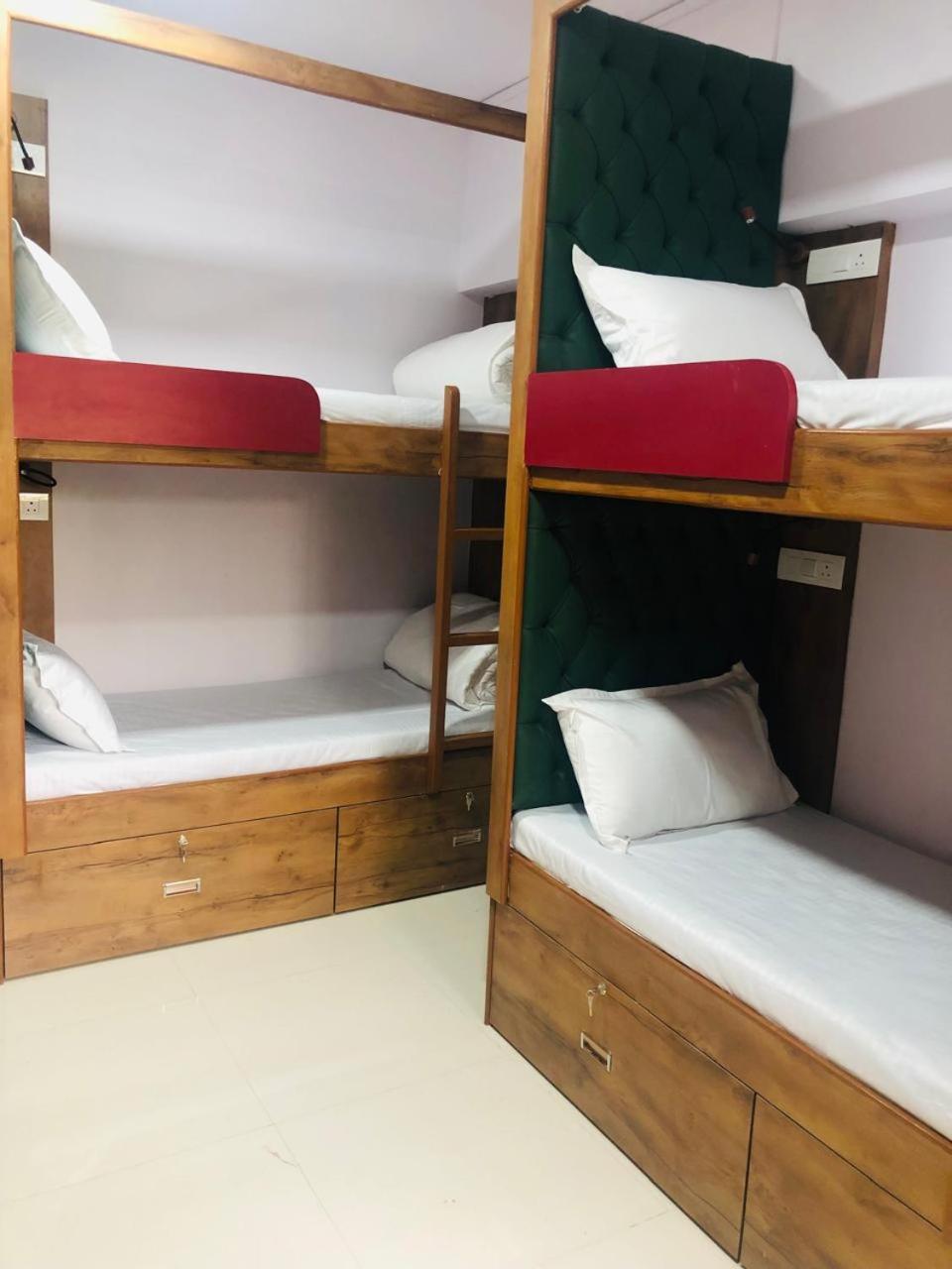 Everest Stays Rooms And Dormitory Bombaj Zewnętrze zdjęcie