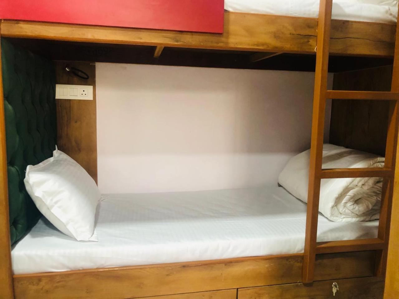 Everest Stays Rooms And Dormitory Bombaj Zewnętrze zdjęcie