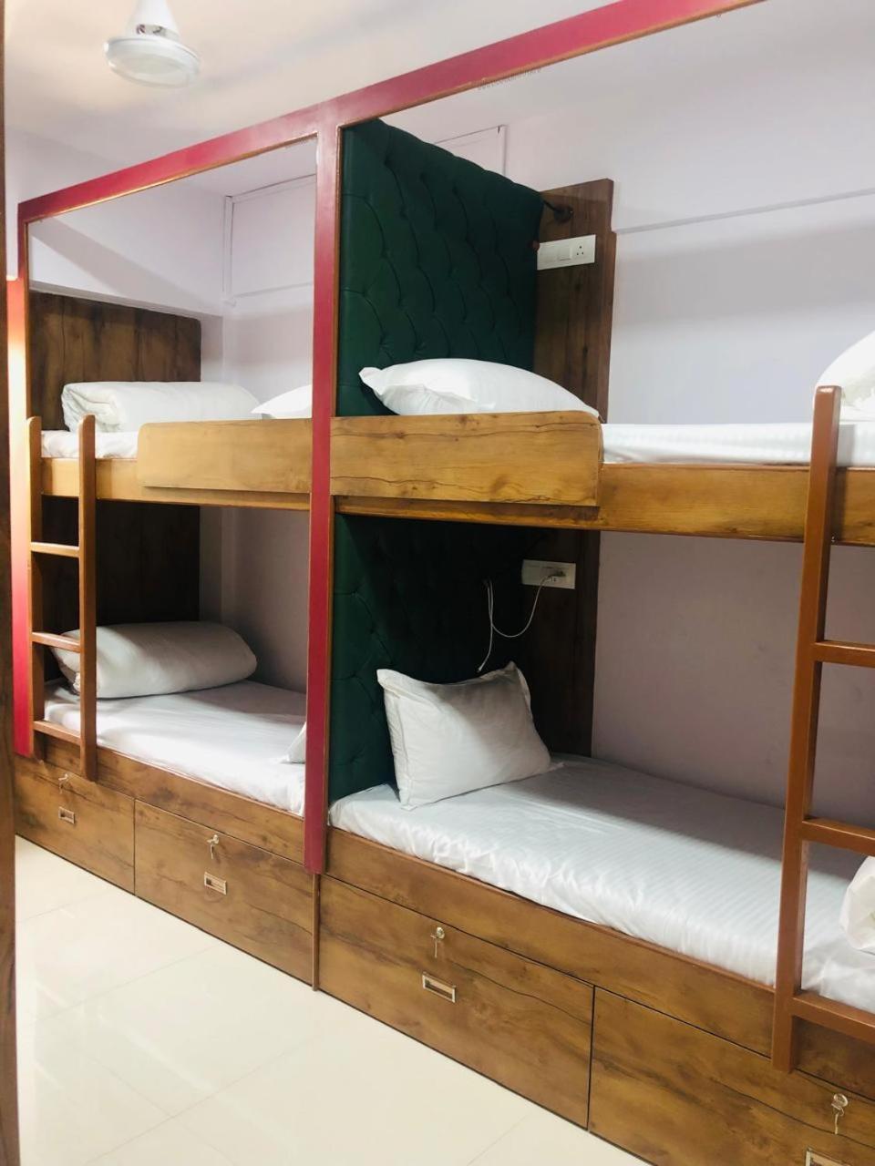 Everest Stays Rooms And Dormitory Bombaj Zewnętrze zdjęcie
